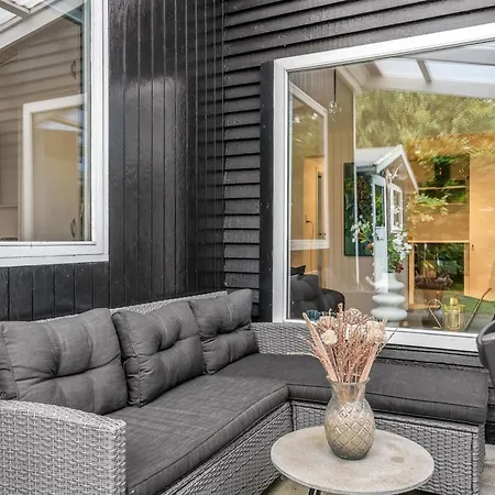 Сasa de vacaciones Eike - From The Sea By Interhome *