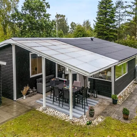 Eike - From The Sea By Interhome * Hadsund